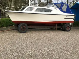 Motorbåd Seamaster 27