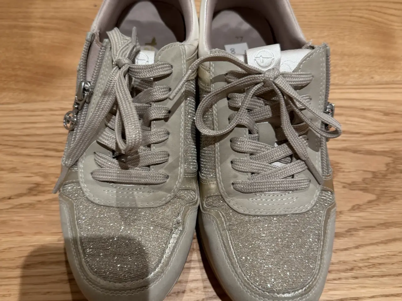 Billede 1 - Tamaris beige/guld sneakers