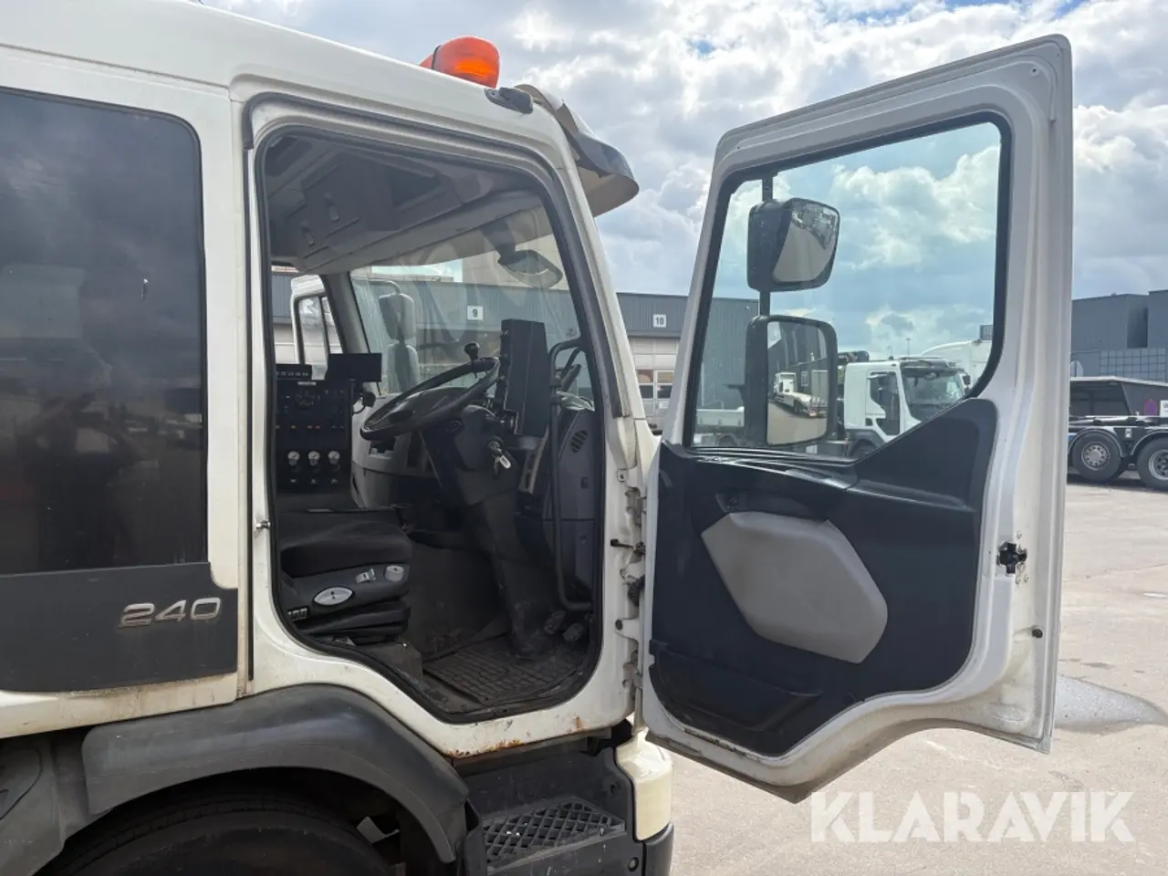 Billede 8 - Fejebil Volvo FE 240