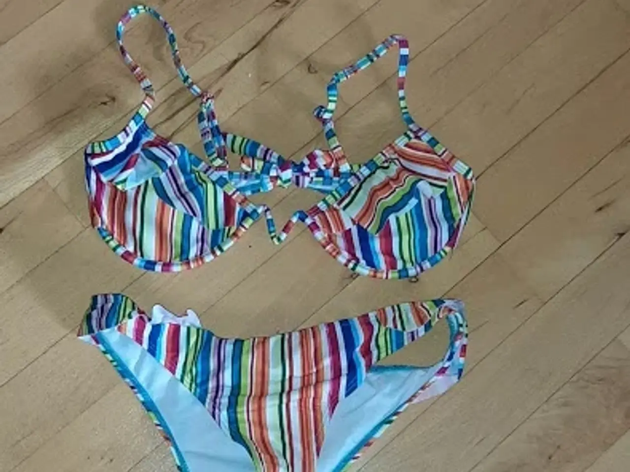 Billede 1 - Bikini- Helt NYE. 4 typer .Assoterede: I medium