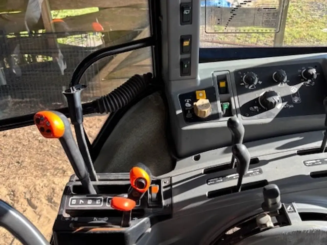 Billede 4 - Ekstrem velholdt New Holland traktor