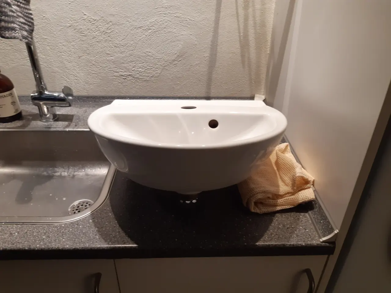 Billede 1 - Håndvask Ifø    model Spira