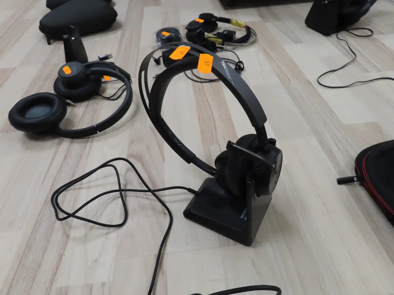 Billede 1 - Headset VOYAGER FOCUS 2
