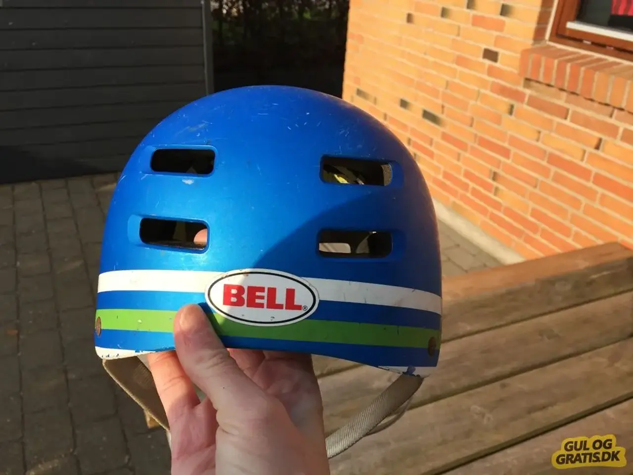 Billede 3 - Blå Bell cykelhjelm str. 51-56 cm 