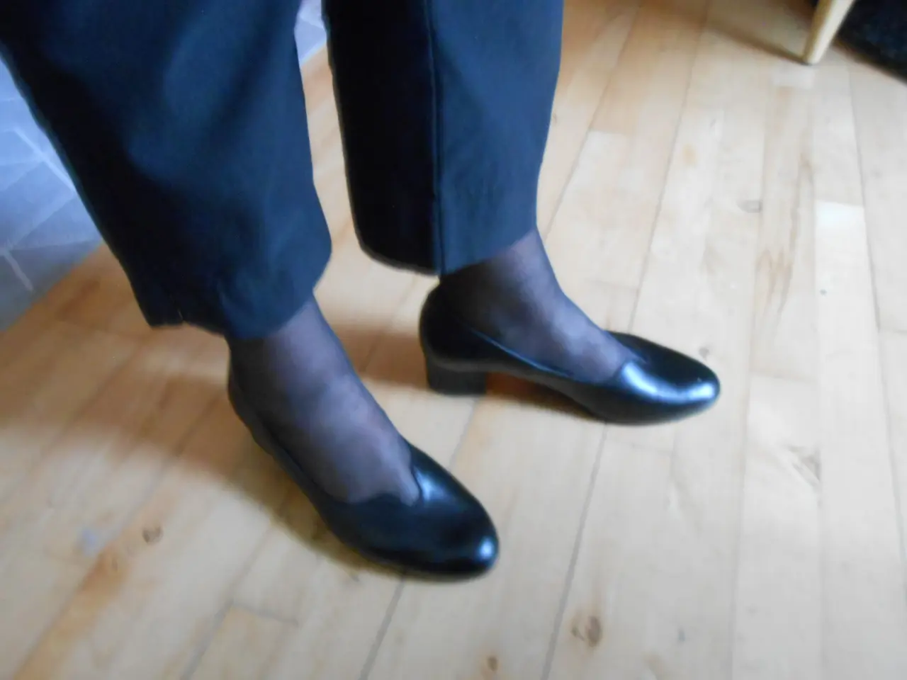Billede 1 - Plads til dine tær. Sorte Dame Pumps.