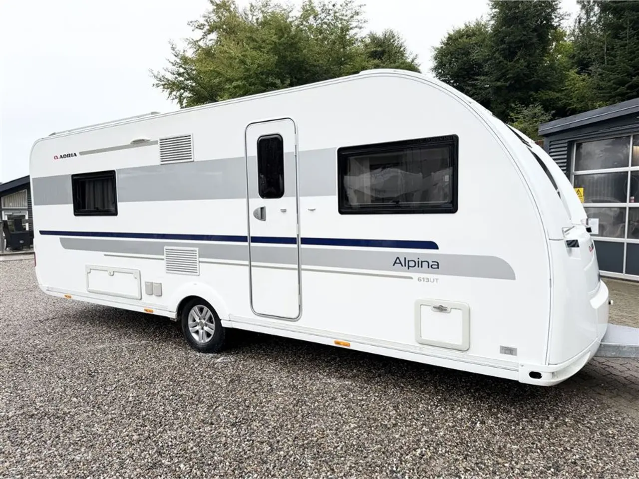 Billede 2 - 2016 - Adria Alpina 613 UT   Enkeltsenge-Endebad-Alde-Gulvvarme-Mover