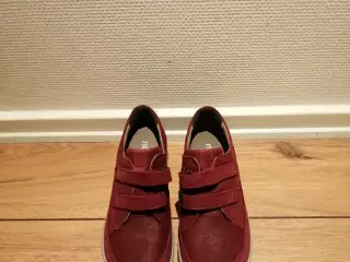 Fine damesko, NEW FEET, str. 37.