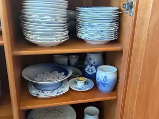 Julerose, Kaffestel Sælges.