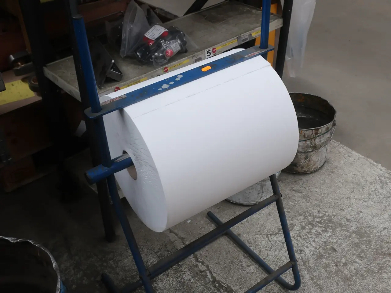 Billede 1 - Papirdispenser