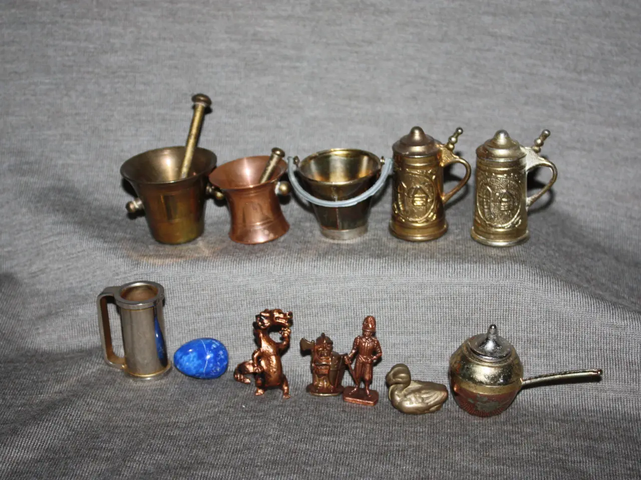 Billede 1 - Miniature figurer til sættekasse / dukke