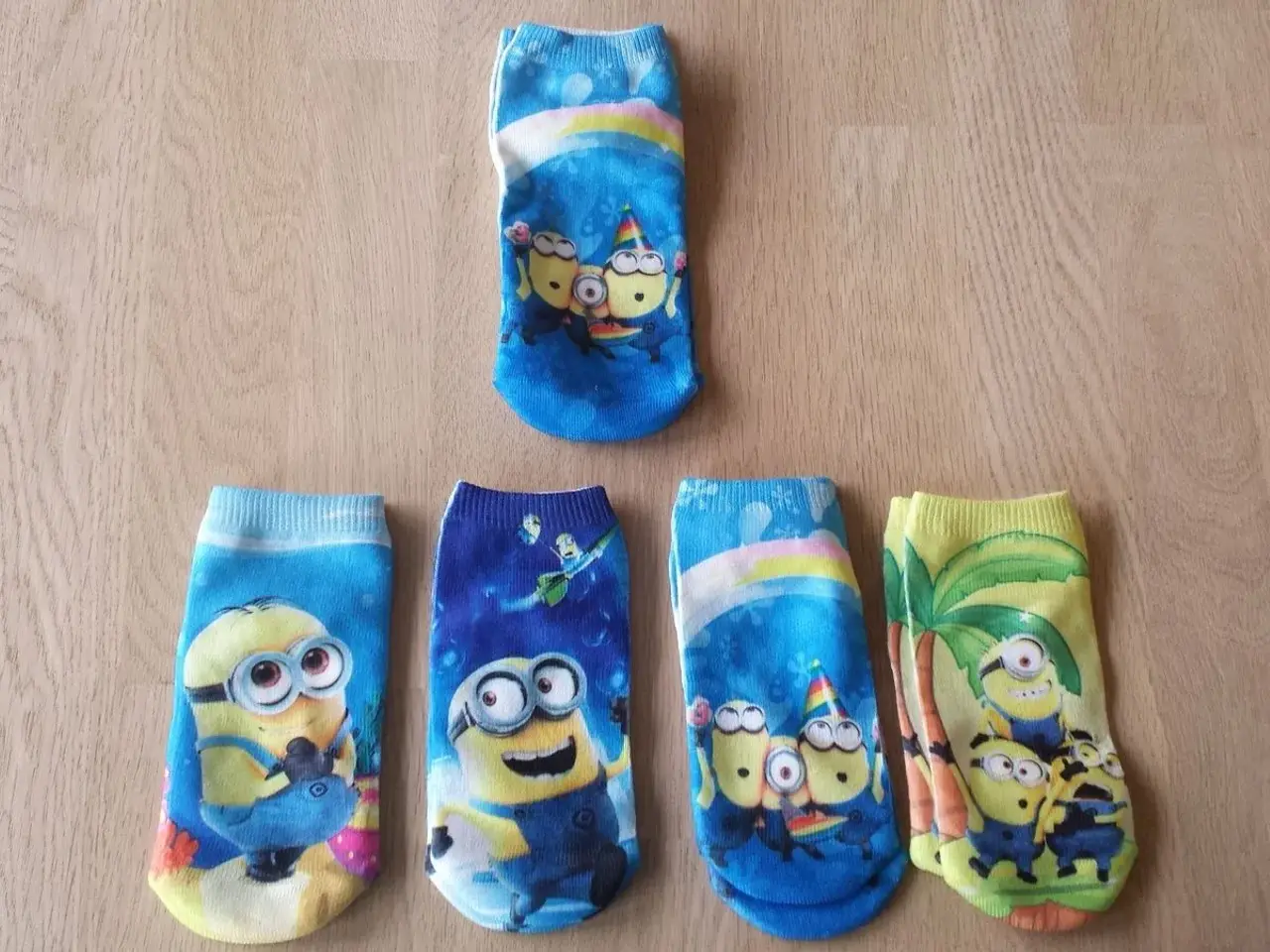 Billede 1 - NYE sokletter med Minions