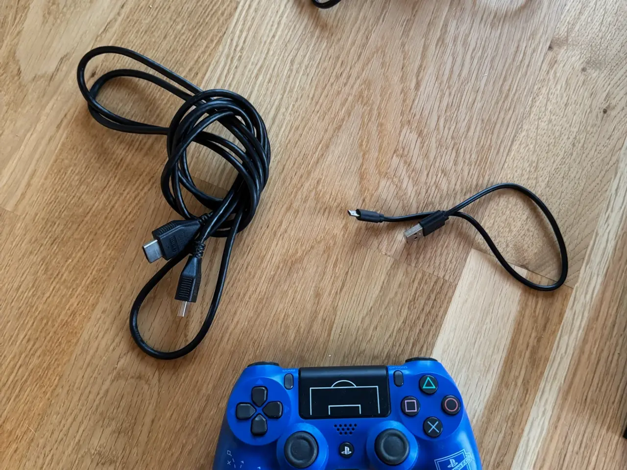 Billede 3 - PlayStation 4 – 4 spil + controller –klar til brug