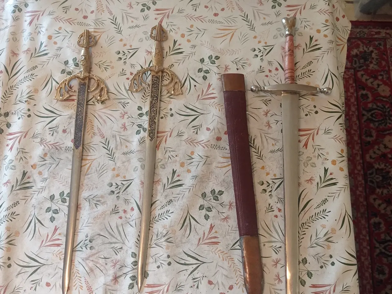 Billede 2 - Sværd og knive til udstilling