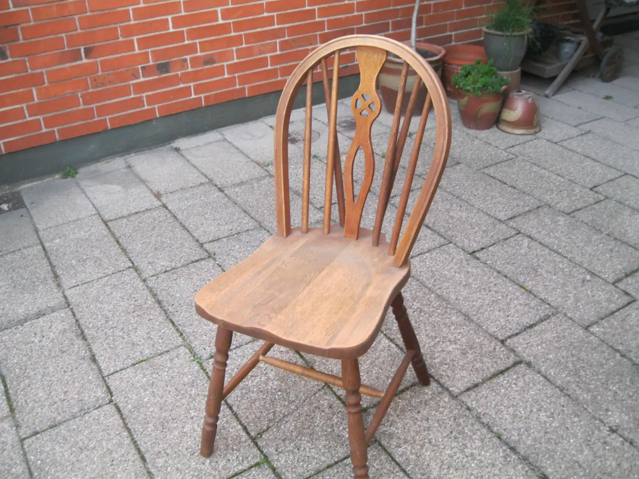 Billede 1 - Meget gammel stol