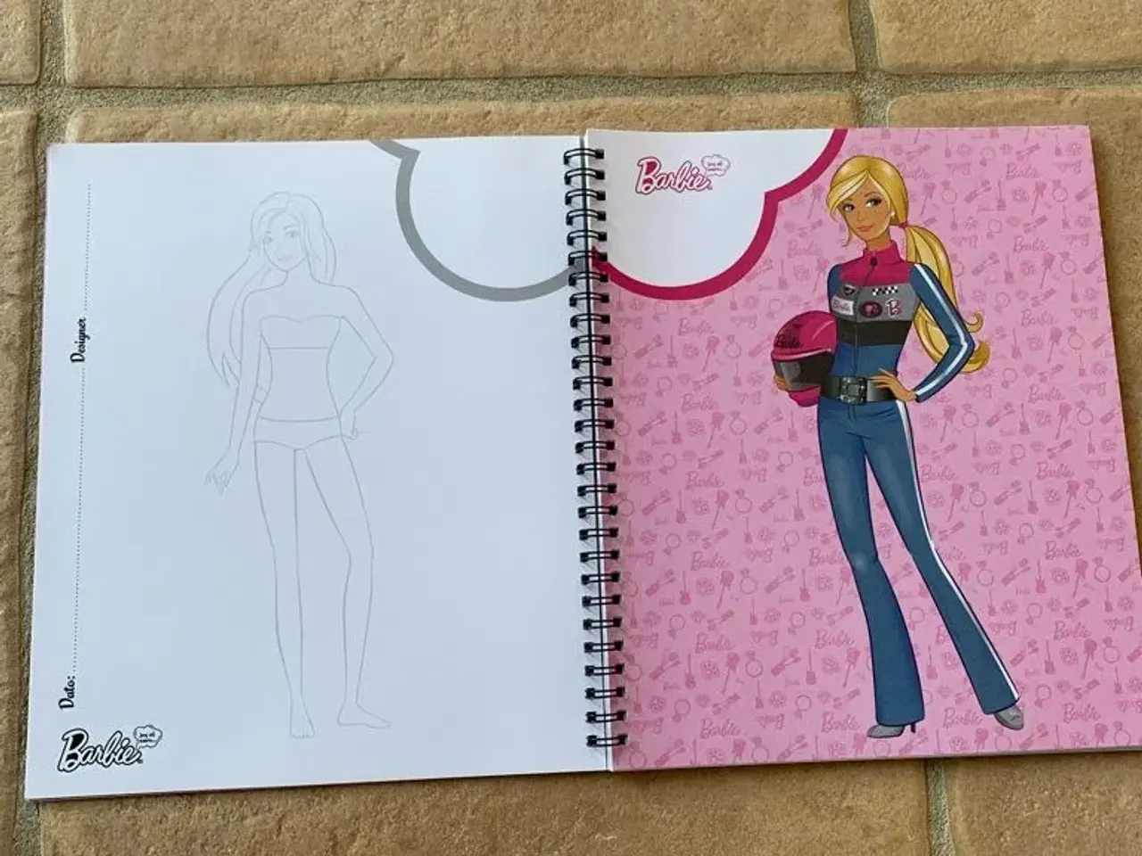 Billede 4 - Barbie min egen designbog