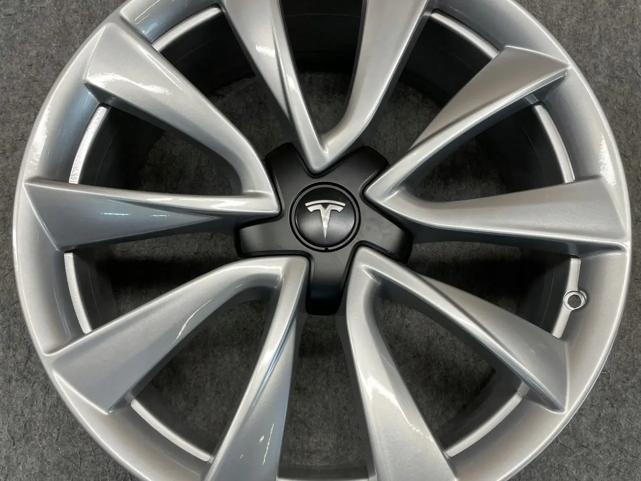 Billede 1 - ALUFÆLGE TESLA MODEL 3 PERFORMANCE 20"
