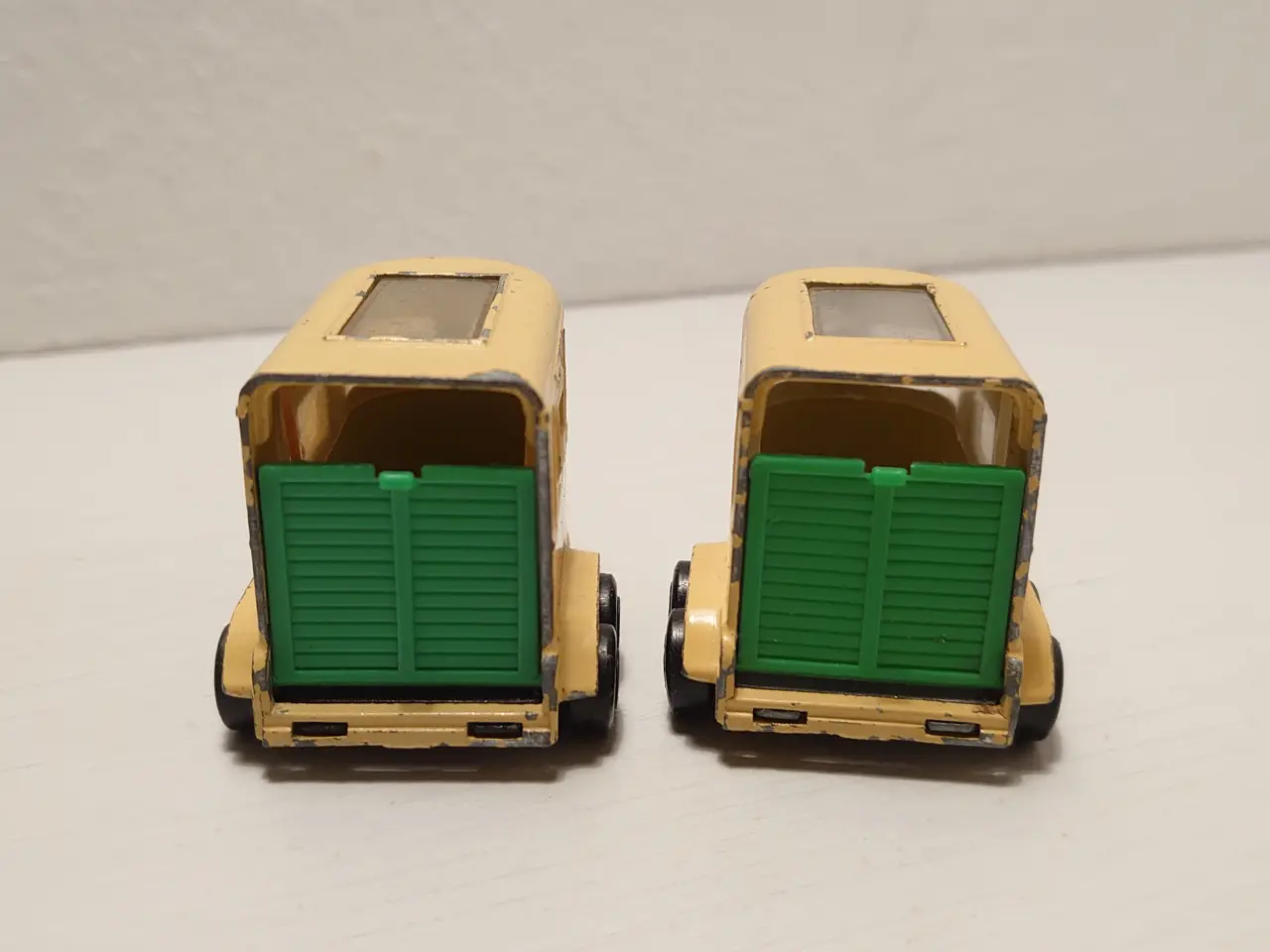 Billede 4 - 2 stk Matchbox/Lesney pony trailers. L 6,5cm.