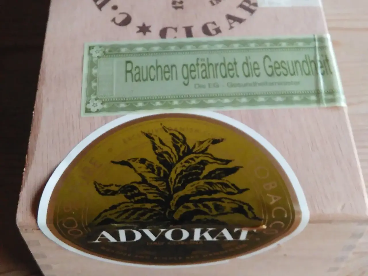 Billede 2 - Cigarkasse med indhold