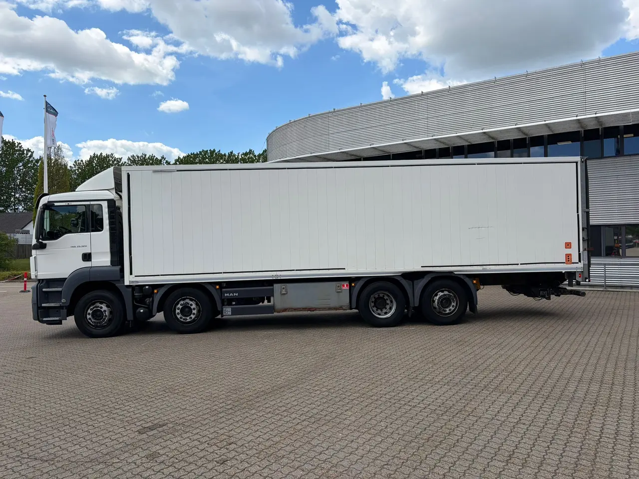 Billede 3 - MAN TGS 35.320 8x2-6, Lukket kasse