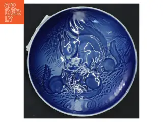Blå og hvid porcelænstallerken fra Bing & Grøndahl (str. Ø 15 cm)