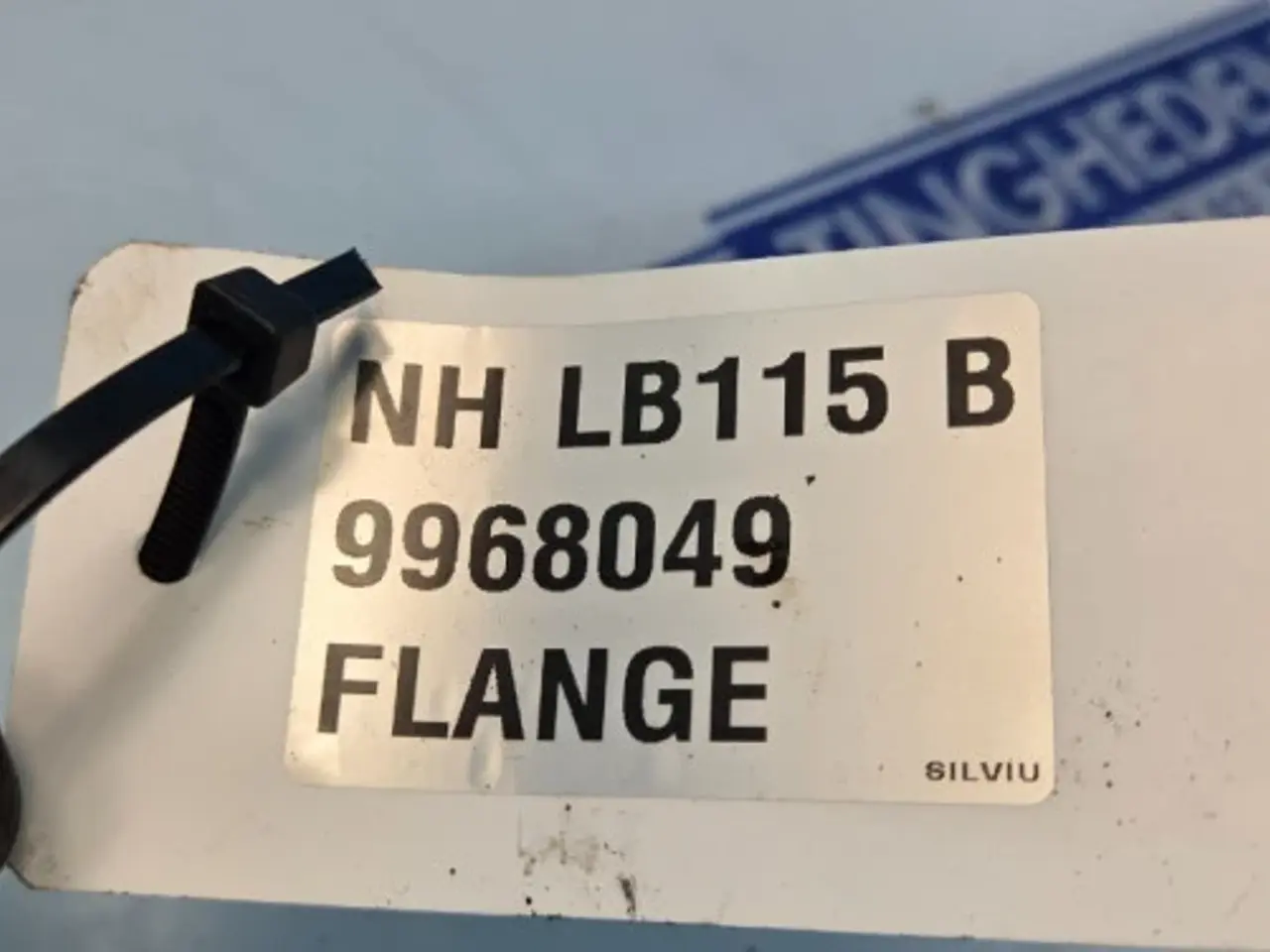Billede 13 - New Holland LB115B Flange 9968049