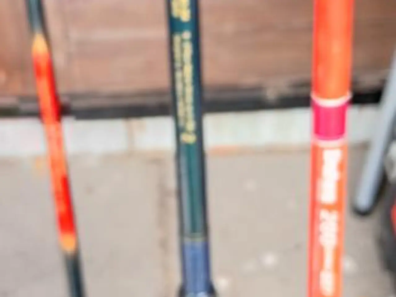 Billede 2 - Fiskestænger og fiskehjul.