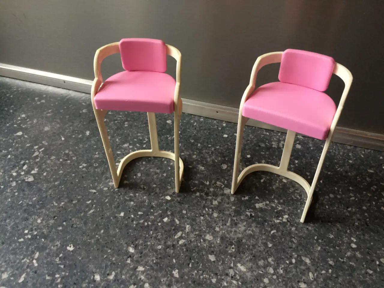 Billede 1 - Møbler til barbiehus