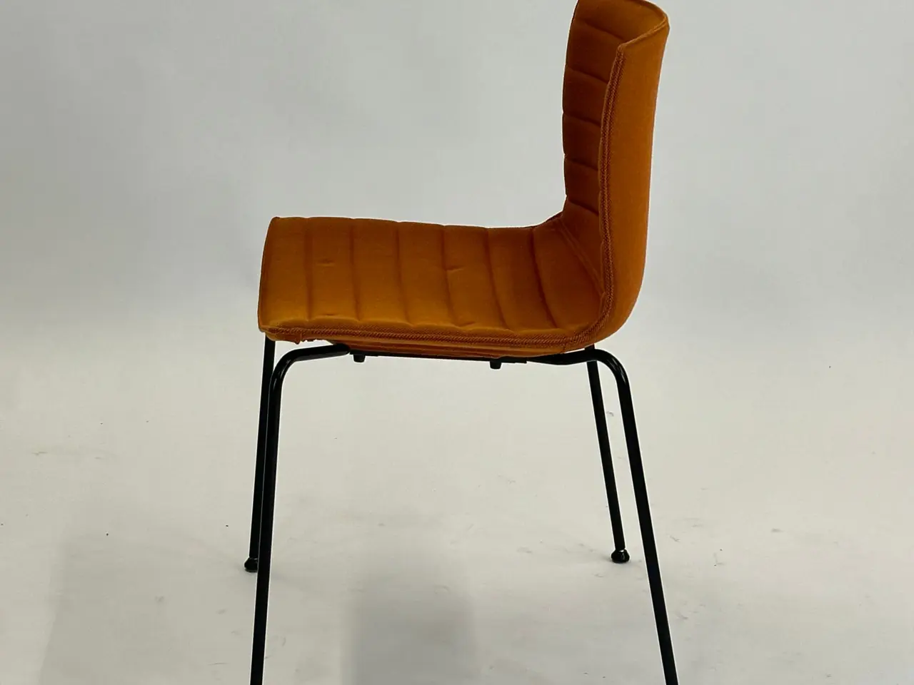 Billede 4 - Arper Catifa 46 Stol – Orange med Sort Stel