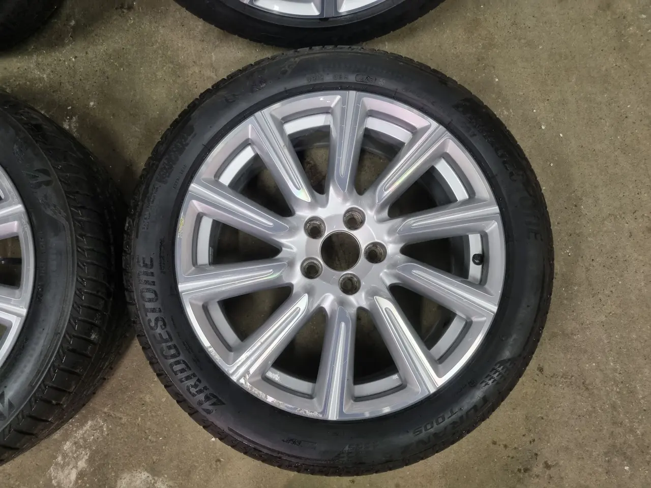 Billede 4 - 18" Volvo fælge med sommerdæk