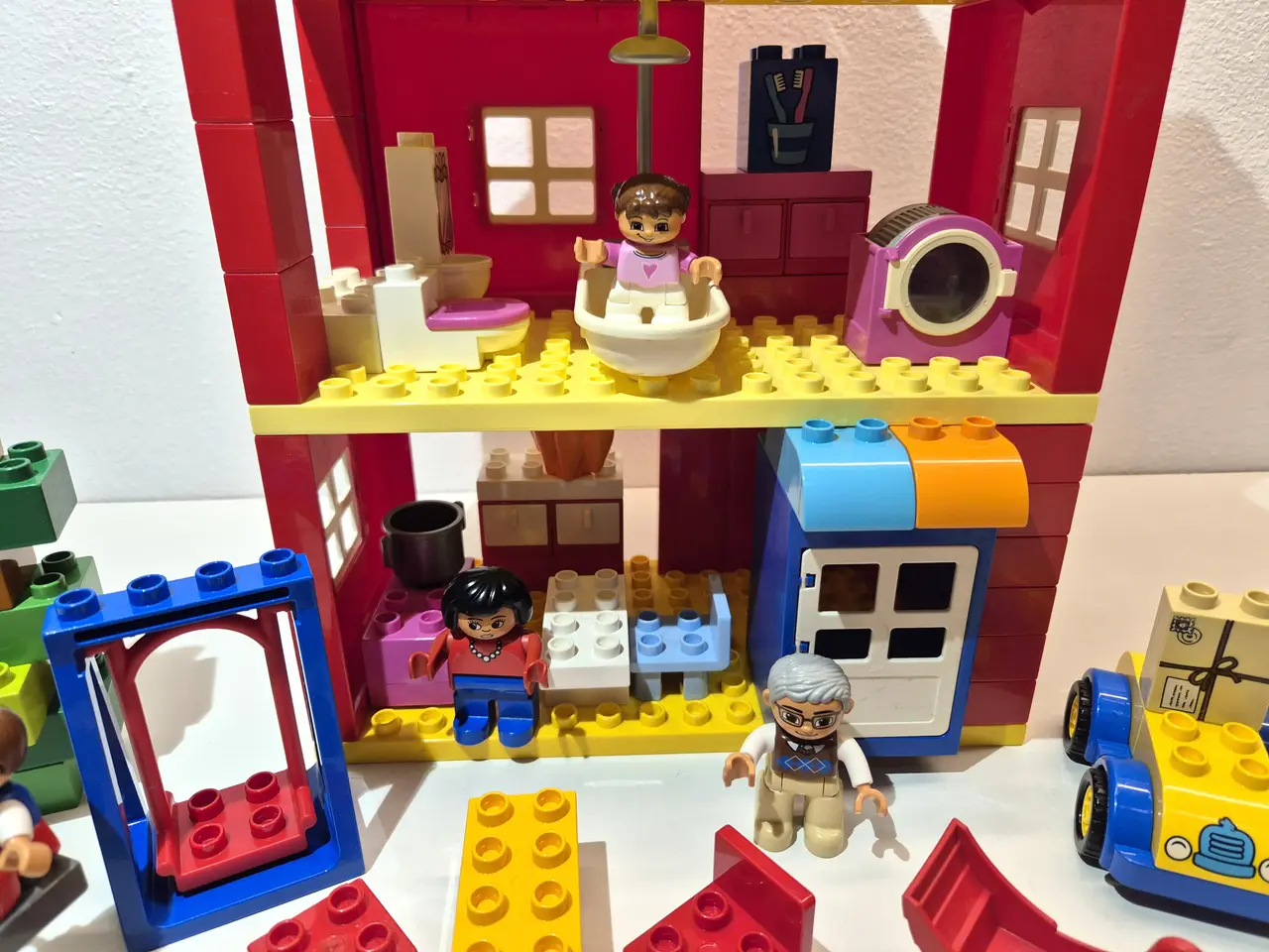 Billede 3 - Duplo Dukkehus med mange fine figurer og klodser,
