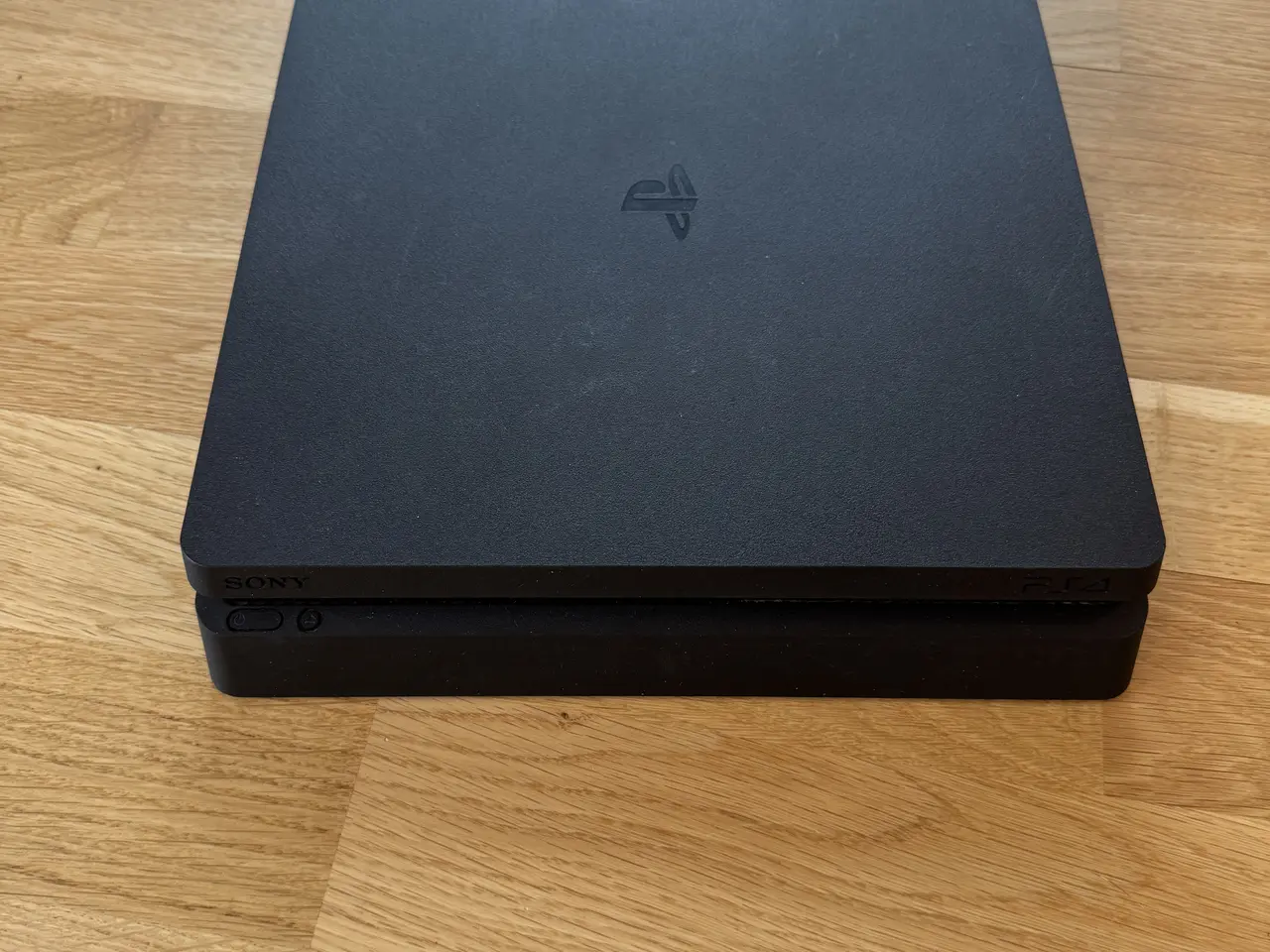 Billede 2 - PS4 Slim + Controller + Alle kabler – Plug & Play
