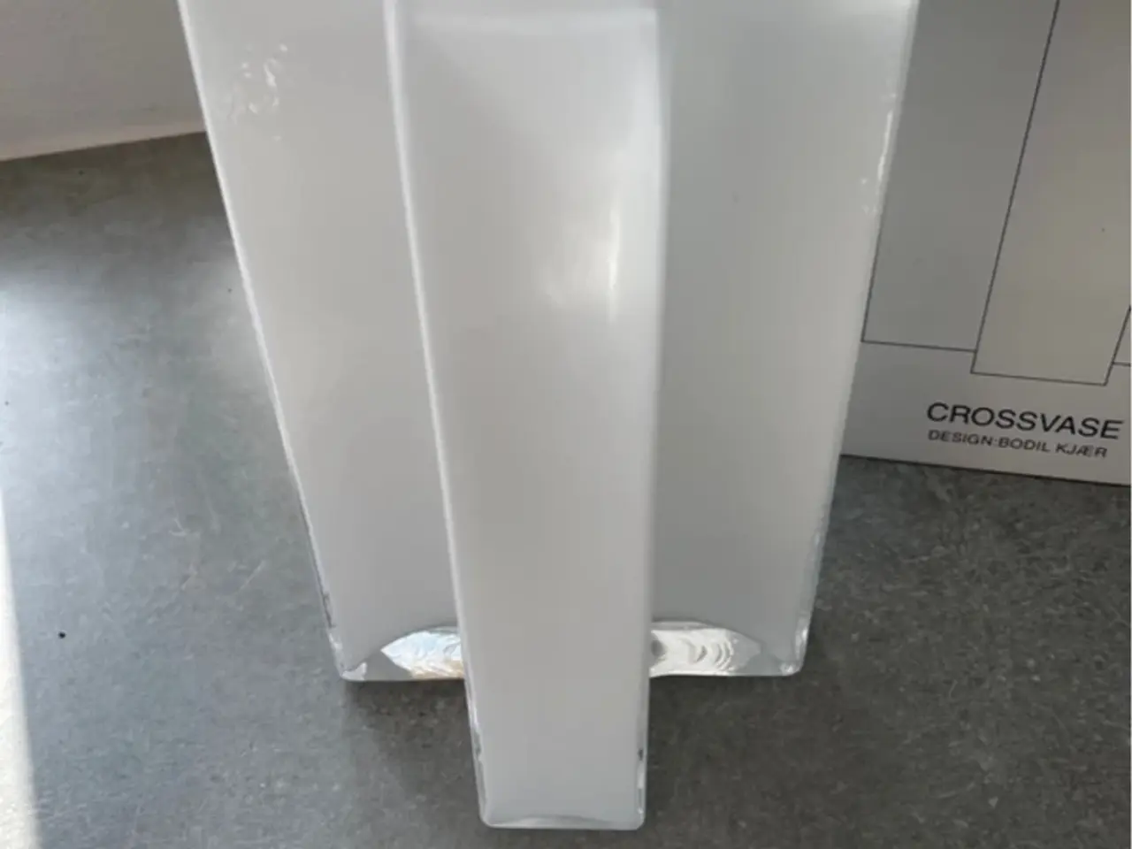 Billede 3 - Kryds vase designet af bodil Kjær