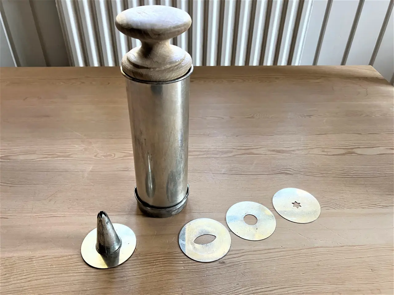 Billede 1 - Retro køkkengrej, bollesprøjte, citronpresser m.m.
