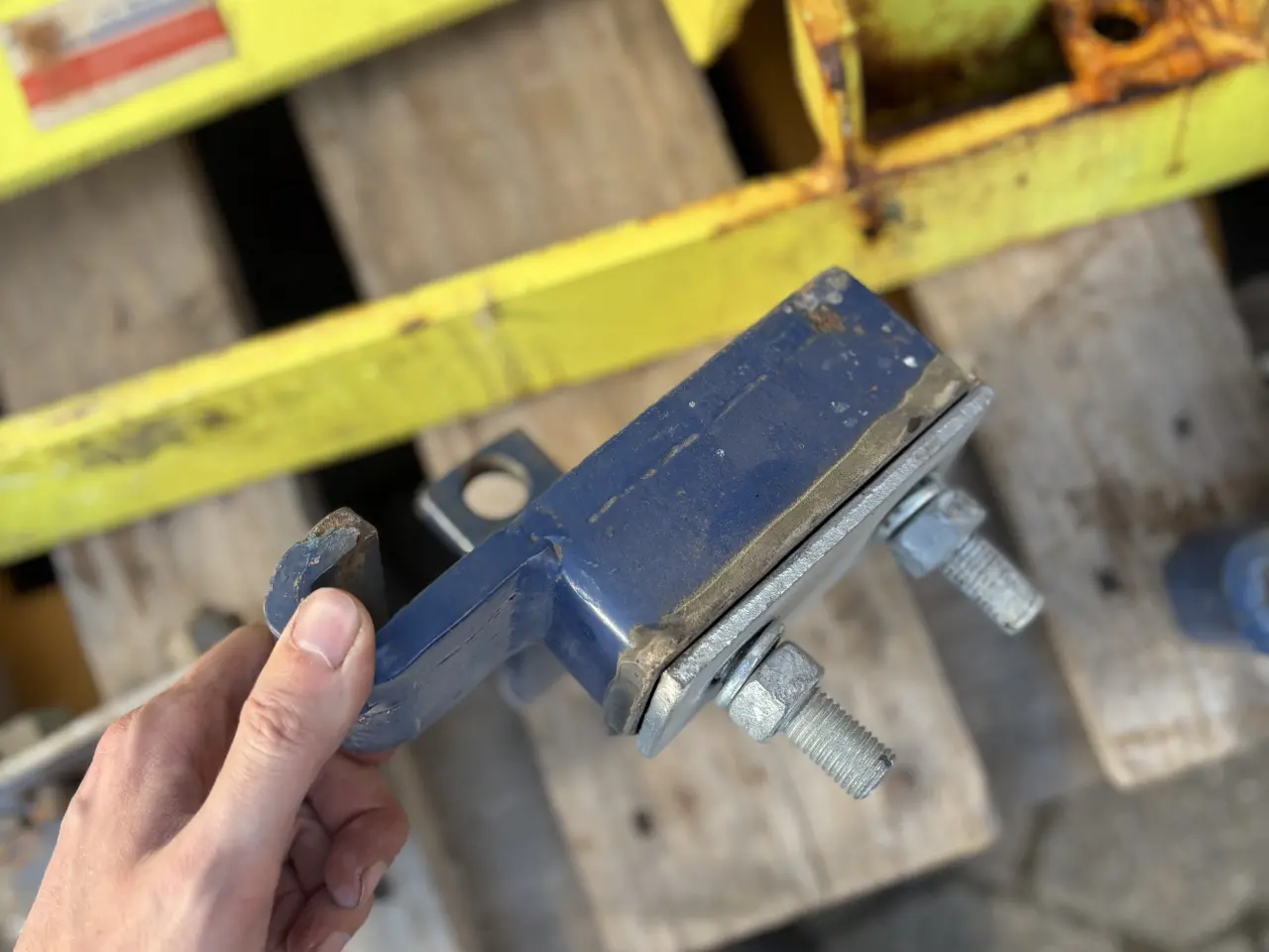 Billede 11 - Låsebomme til container - 7 stk = 2500 kr.