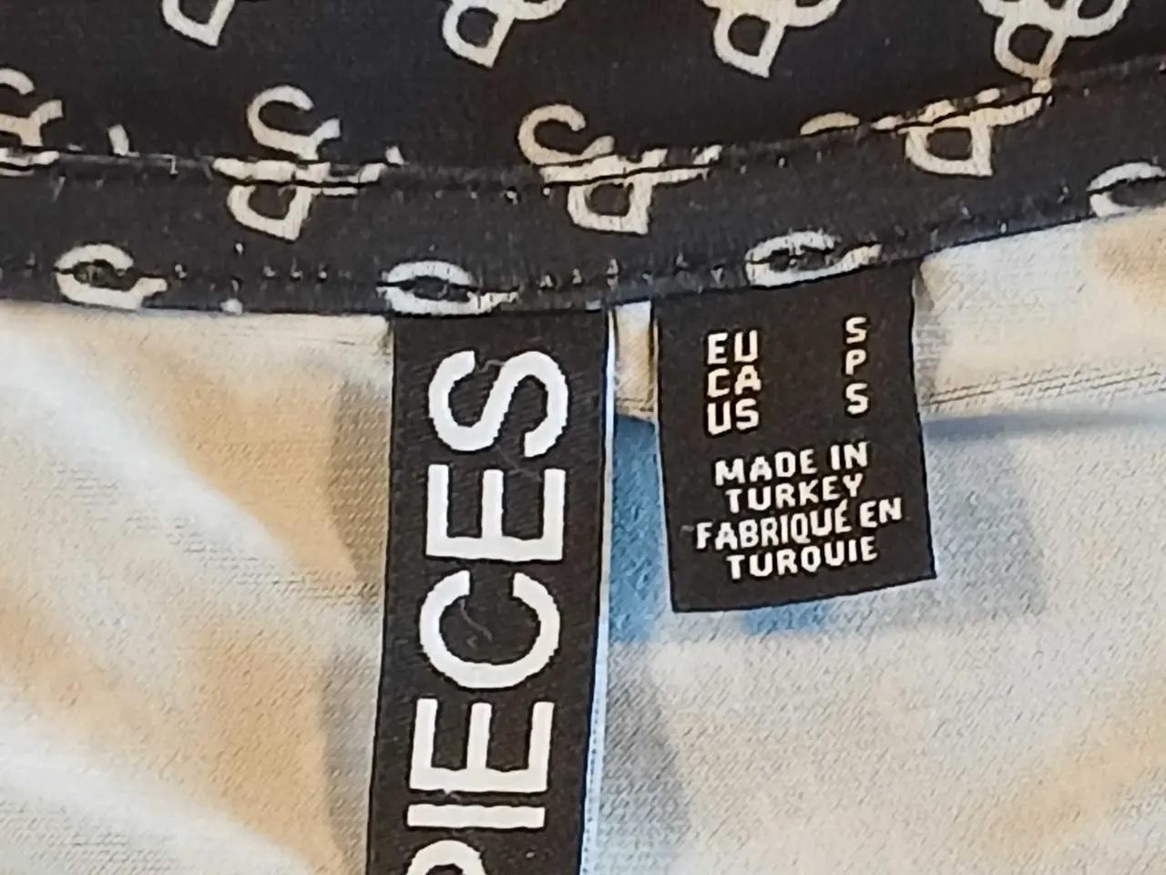 Billede 3 - Mønstret Pieces top/bluse str S 