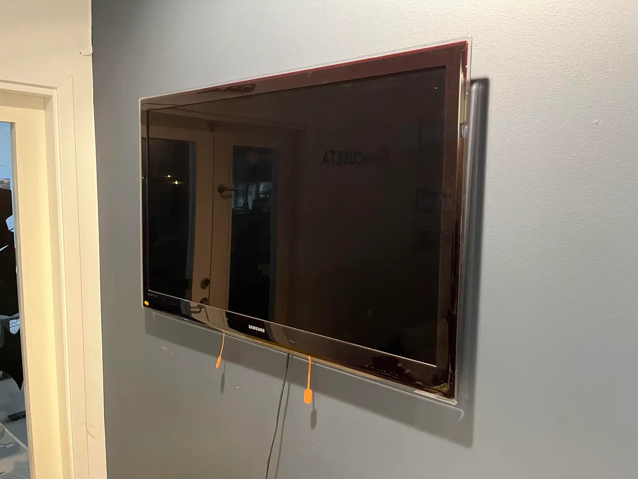 Billede 4 - Fjernsyn SAMSUNG 45" inkl. ophæng