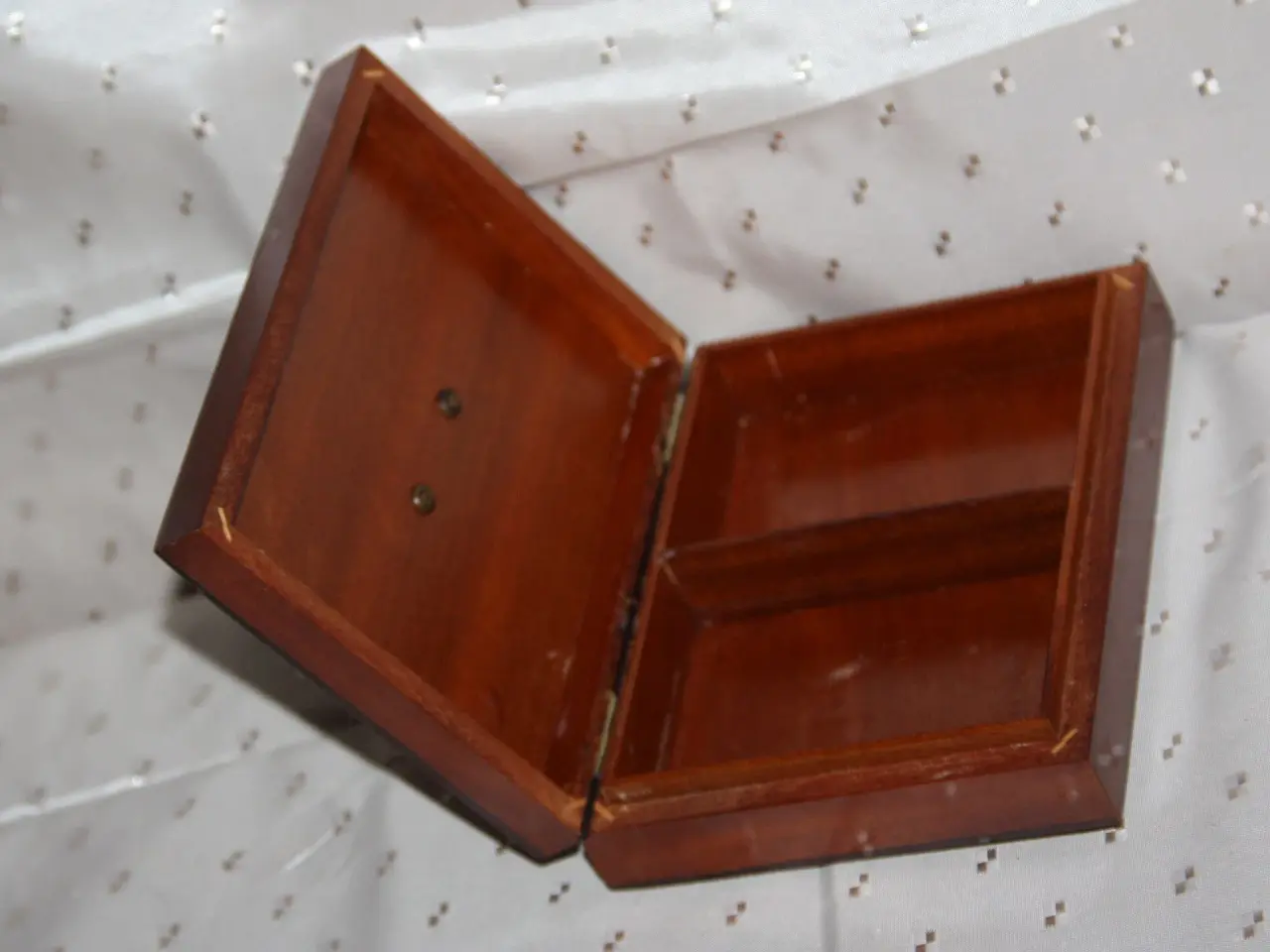 Billede 6 - Lille træ skrin 10,5 cm x 7 cm x 4,5 cm