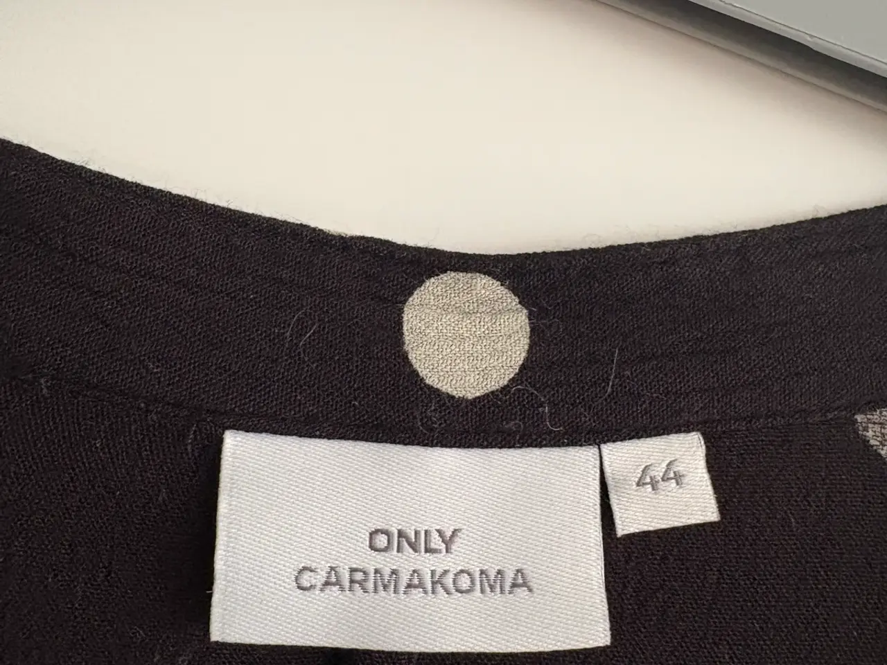 Billede 2 - Prikket kjole fra Only Carmacoma 