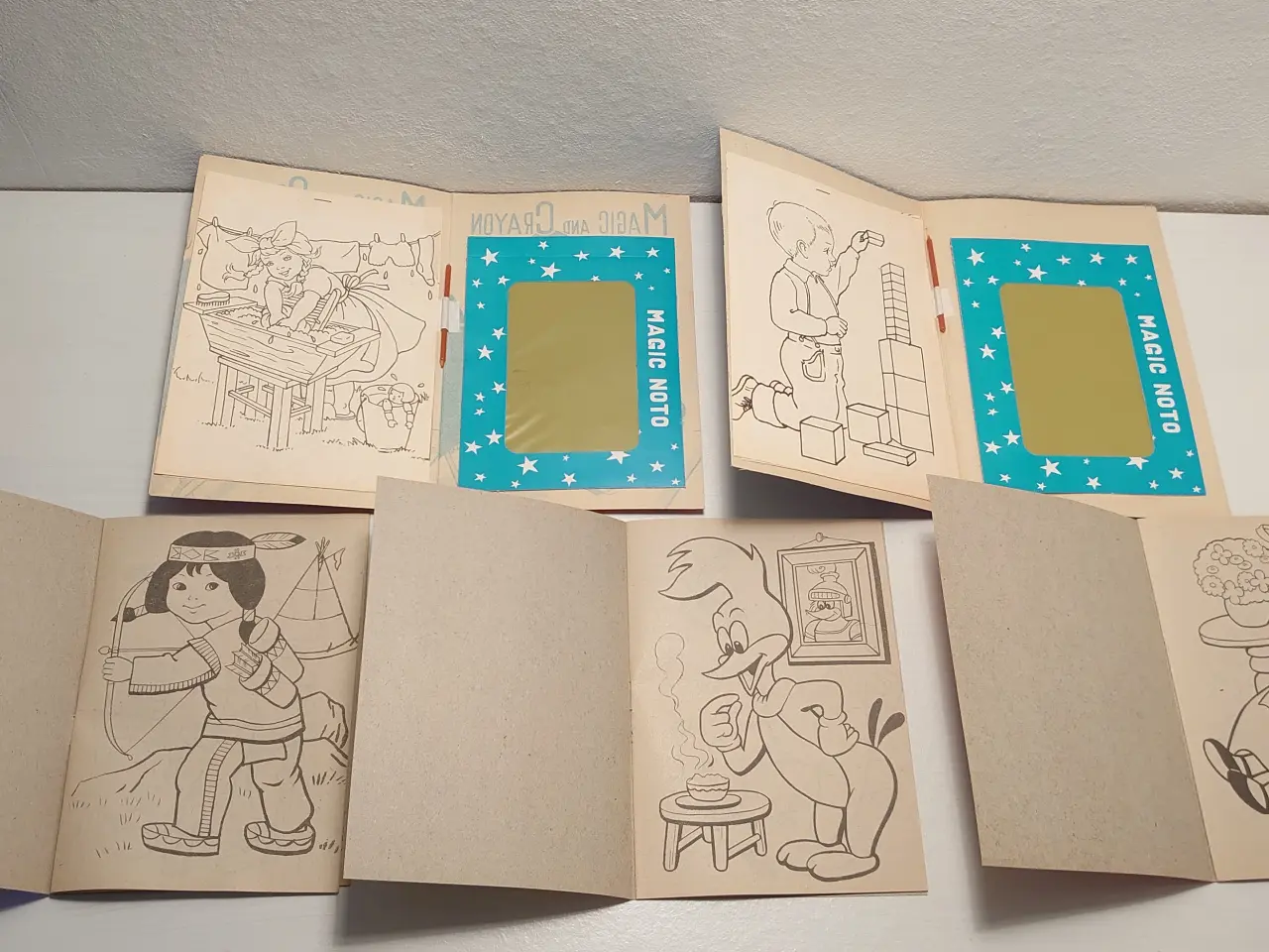 Billede 2 - 5 stk små malebøger/Magic and Crayon. 1960´erne