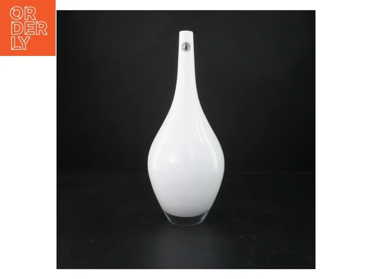 Billede 1 - Hvid vase (str. 32 x ø 12 cm)