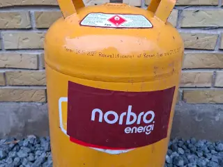 Fuld og plomberet 11 kg gasflaske