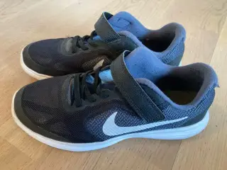Nike sko str. 35