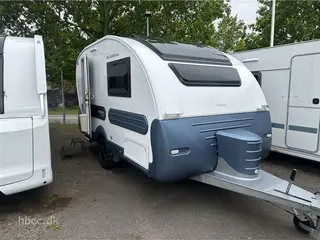 2025 - Adria Action 391 LH Sport Adria Action 391 LH Sport – Sporty designvogn med lithium, mover & Truma 4E