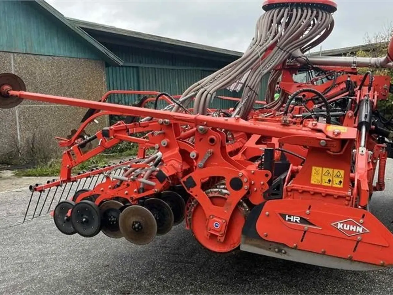 Billede 8 - Kuhn HR6040 med såmaskine Med dobbelt kammer fronttank
