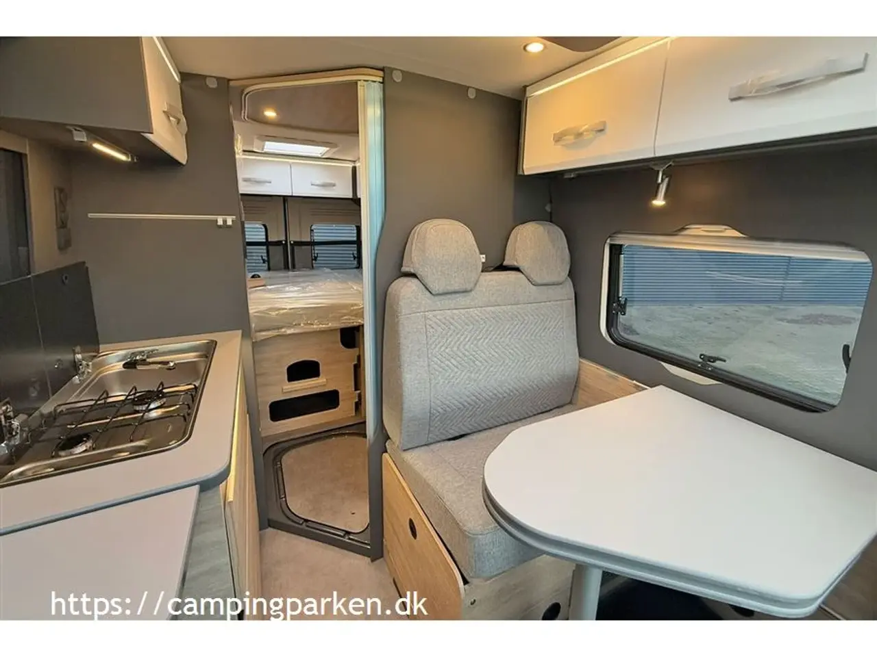 Billede 6 - 2024 - Dethleffs Globetrail 600 DR Advantage Smart Dethleffs camper van under 6 meter med dobbeltseng og automatgear