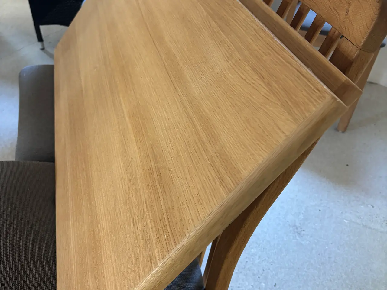 Billede 7 - Spisebord i hvidolieret massiv egetræ