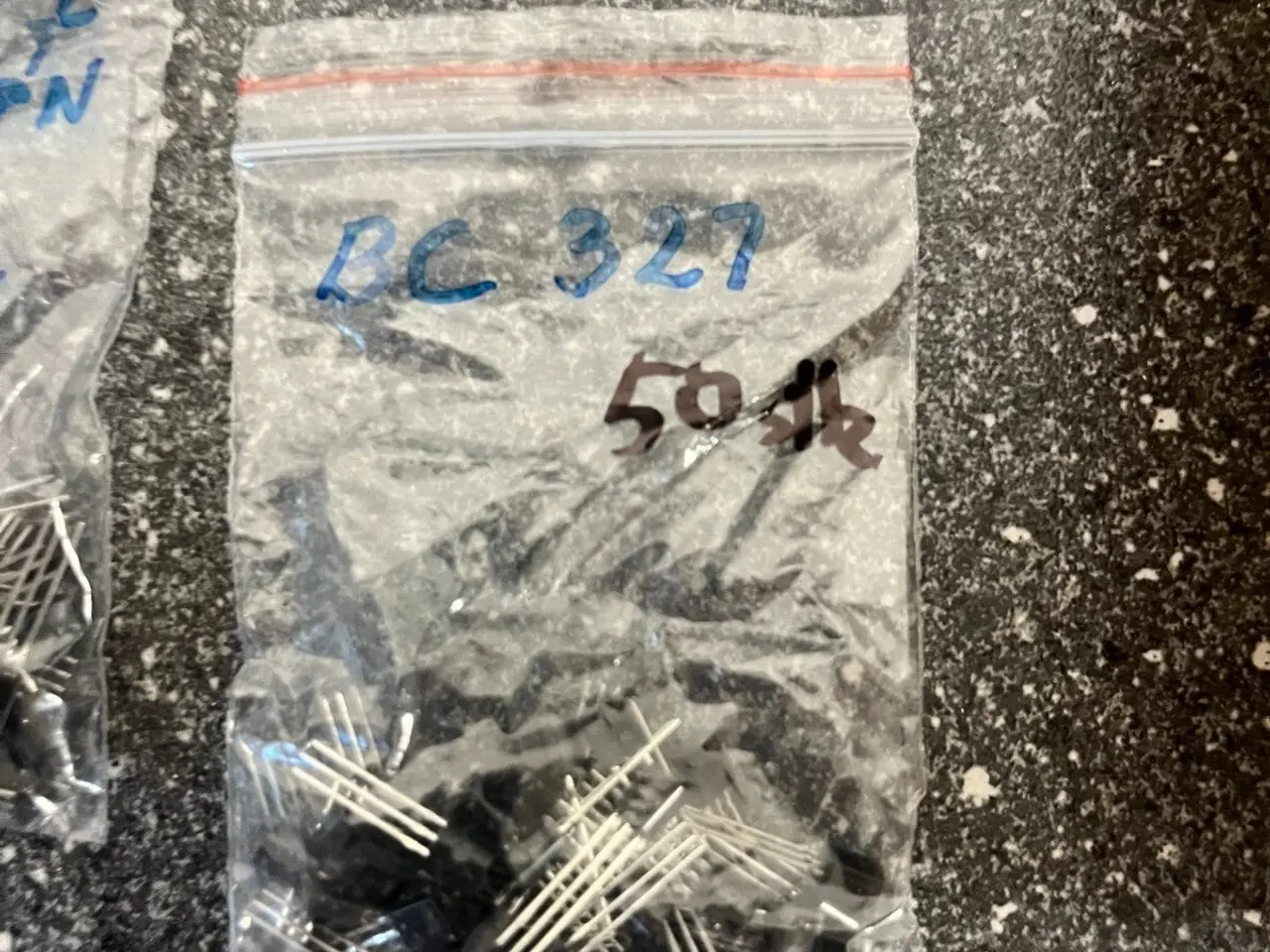 Billede 2 - 200+ BC327 & BC337 Transistors (PNP/NPN) - blandet