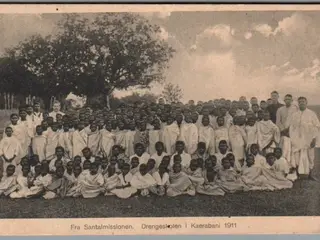 Santhalmissionen - Drengeskolen i Kaerabani 1911- Missioner - Ubrugt