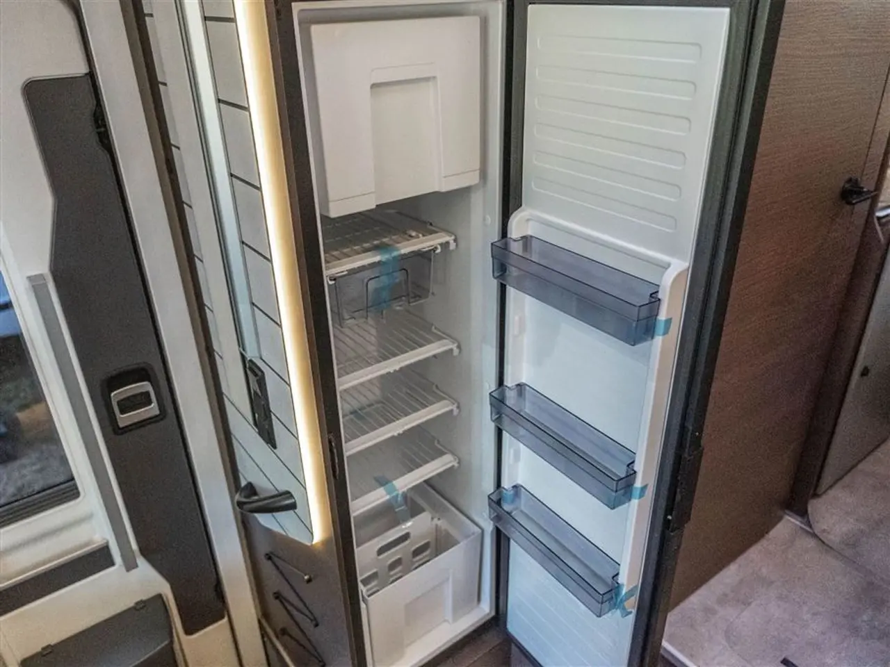 Billede 13 - 2027 - Benimar Mileo 268 NK Face-toface siddegruppe