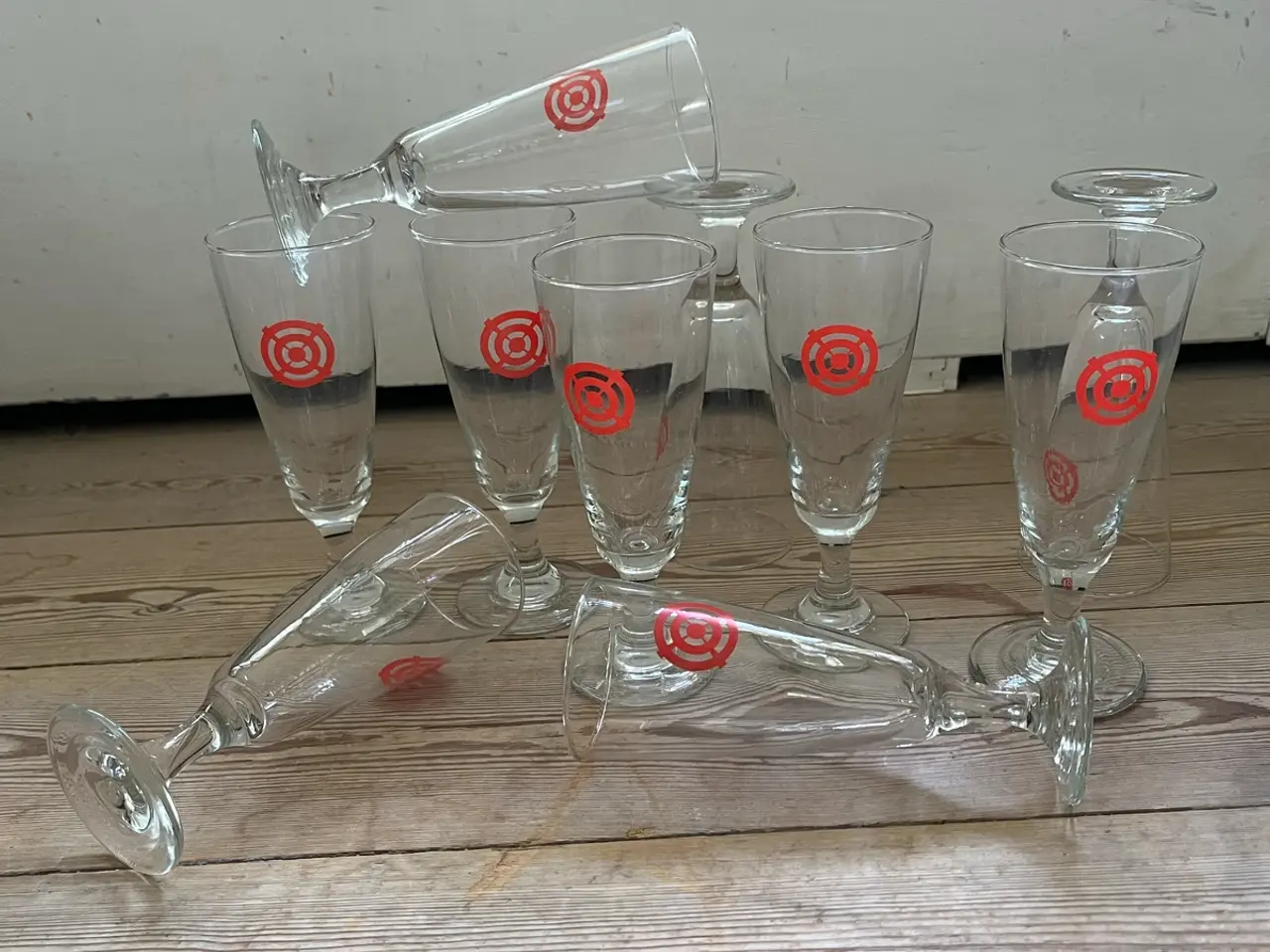 Billede 1 - Champagneglas med rødt maritimt logo